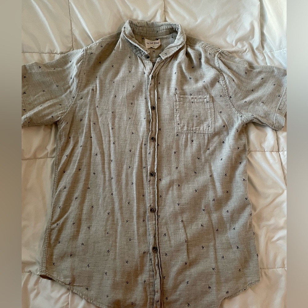 On the Byas men’s large short sleeve button up shirt